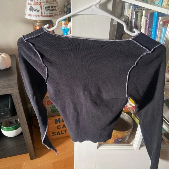 Brandy Melville Women’s Small Black & white Stitching Top - Picture 4 of 4